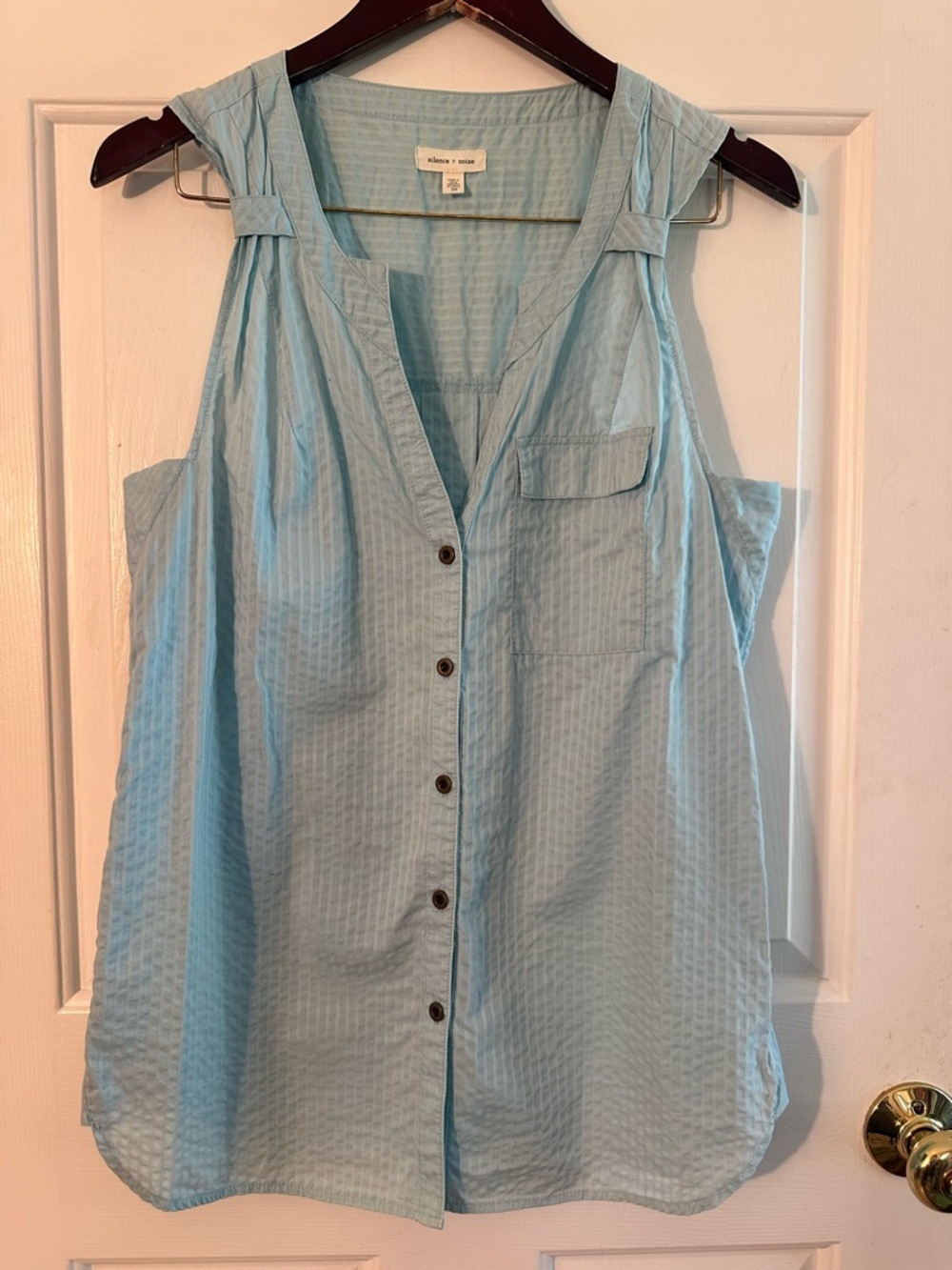 SILENCE + NOISE Med Seafoam Mint Green Seersucker Sleeveless Button Down Top